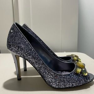 Glittery silver peep toe heels
